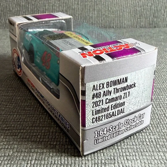 NASCAR Alex Bowman - Picture 3 of 5